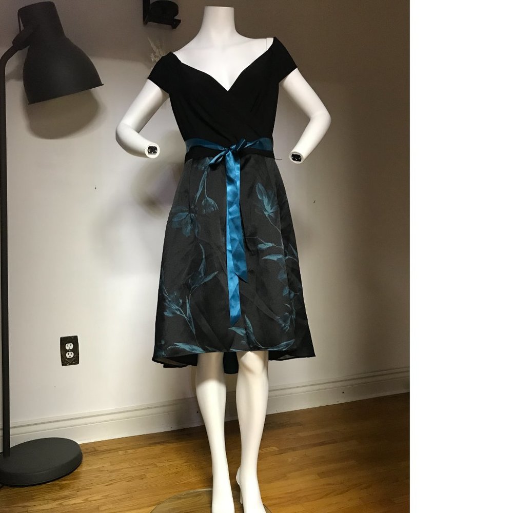 Le Chateau PLUS SIZE Teal Blue Emerald Green Black Leaf Fit Flare Formal dress - Picture 4 of 6